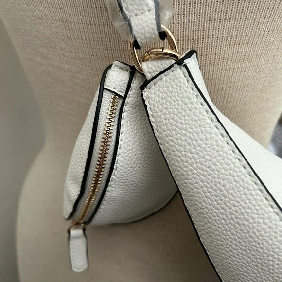 Small Off White Shoulder/ Crossbody - Picture 3 of 9
